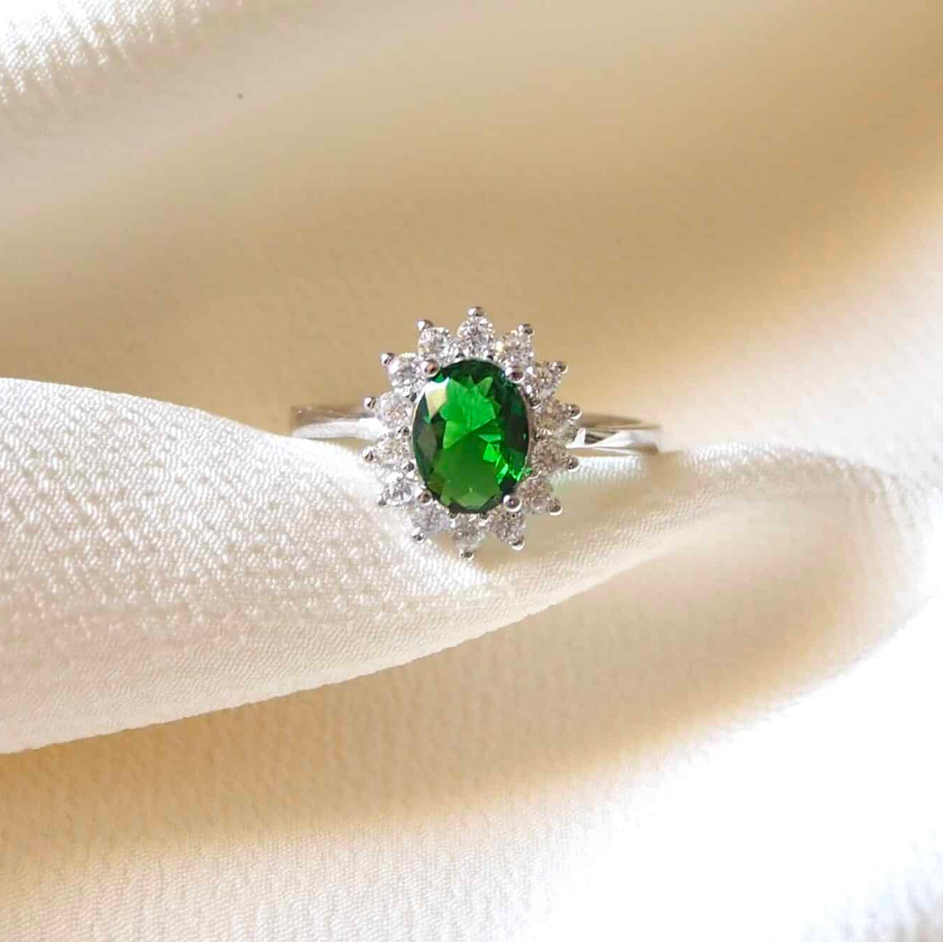 Solitario Esmeralda Plata – Calma Jewels